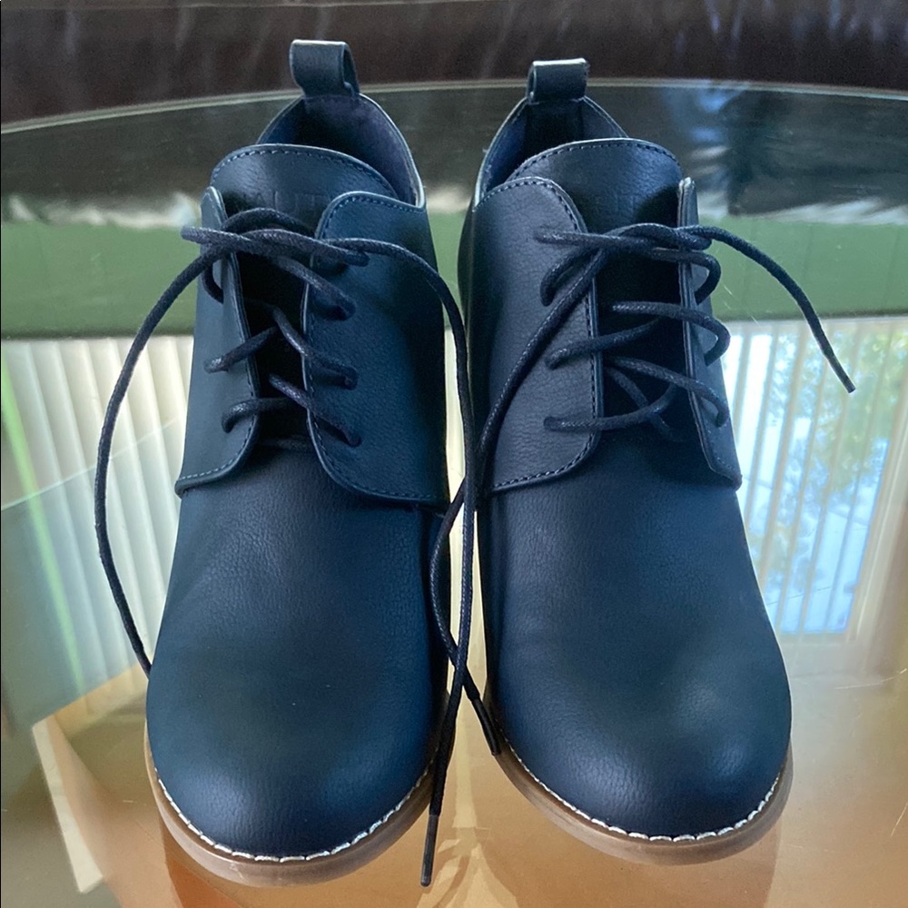 EUC Nautica wedge booties